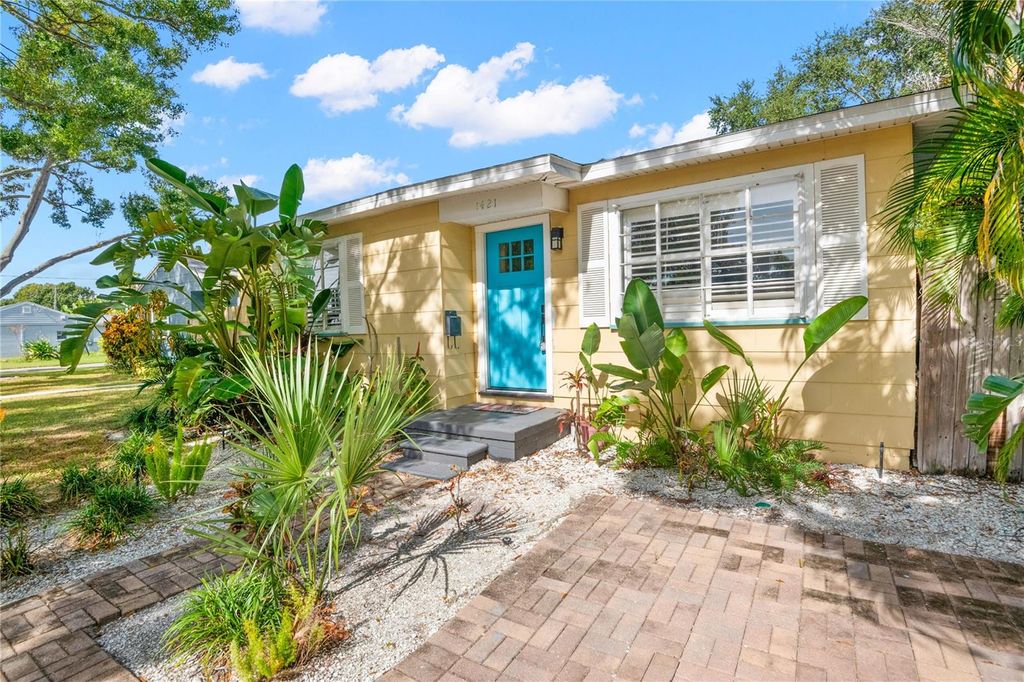Photo of 1421 55th Avenue N, St Petersburg, FL 33703 (MLS # TB8437956)