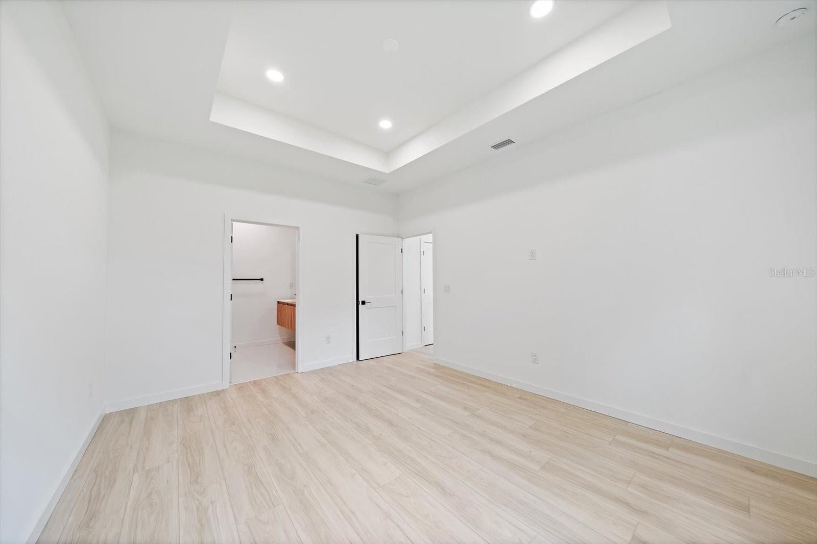3938 ASCOT DRIVE