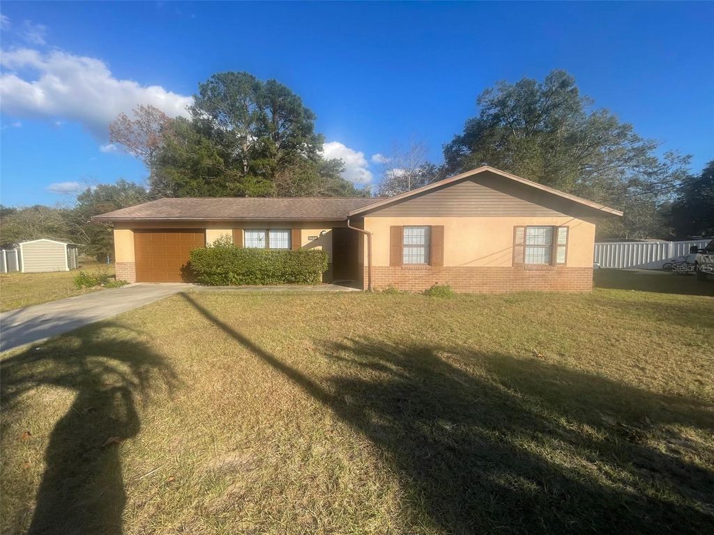 Photo of 2124 NE 58th Street, Ocala, FL 34479 (MLS # OM715145)