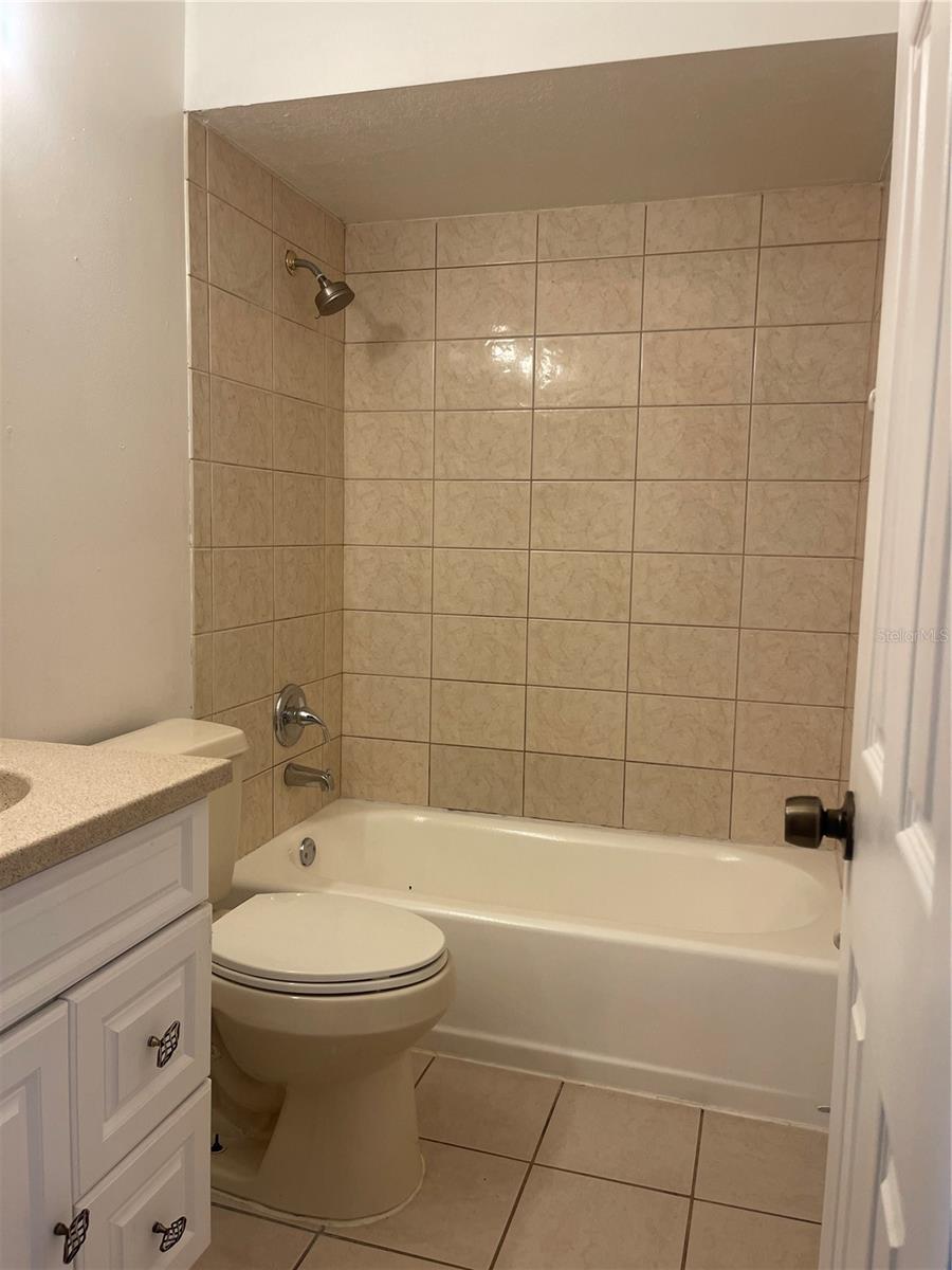 DEER RUN UNIT 11 - Residential Lease