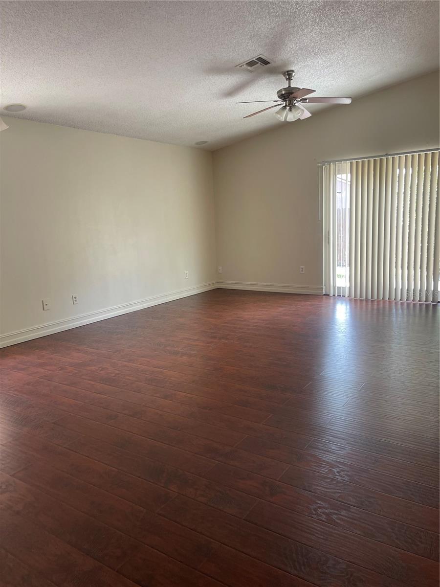 DEER RUN UNIT 11 - Residential Lease