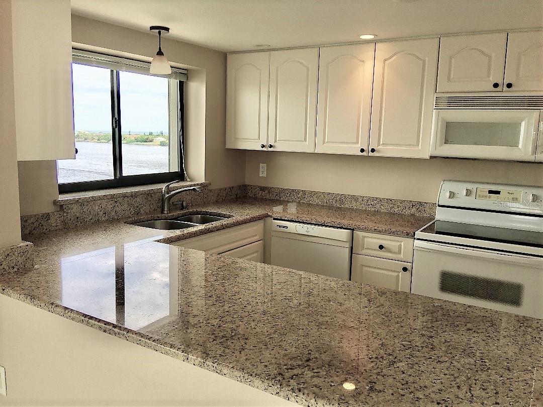 Diamond Head Point Condo - Residential