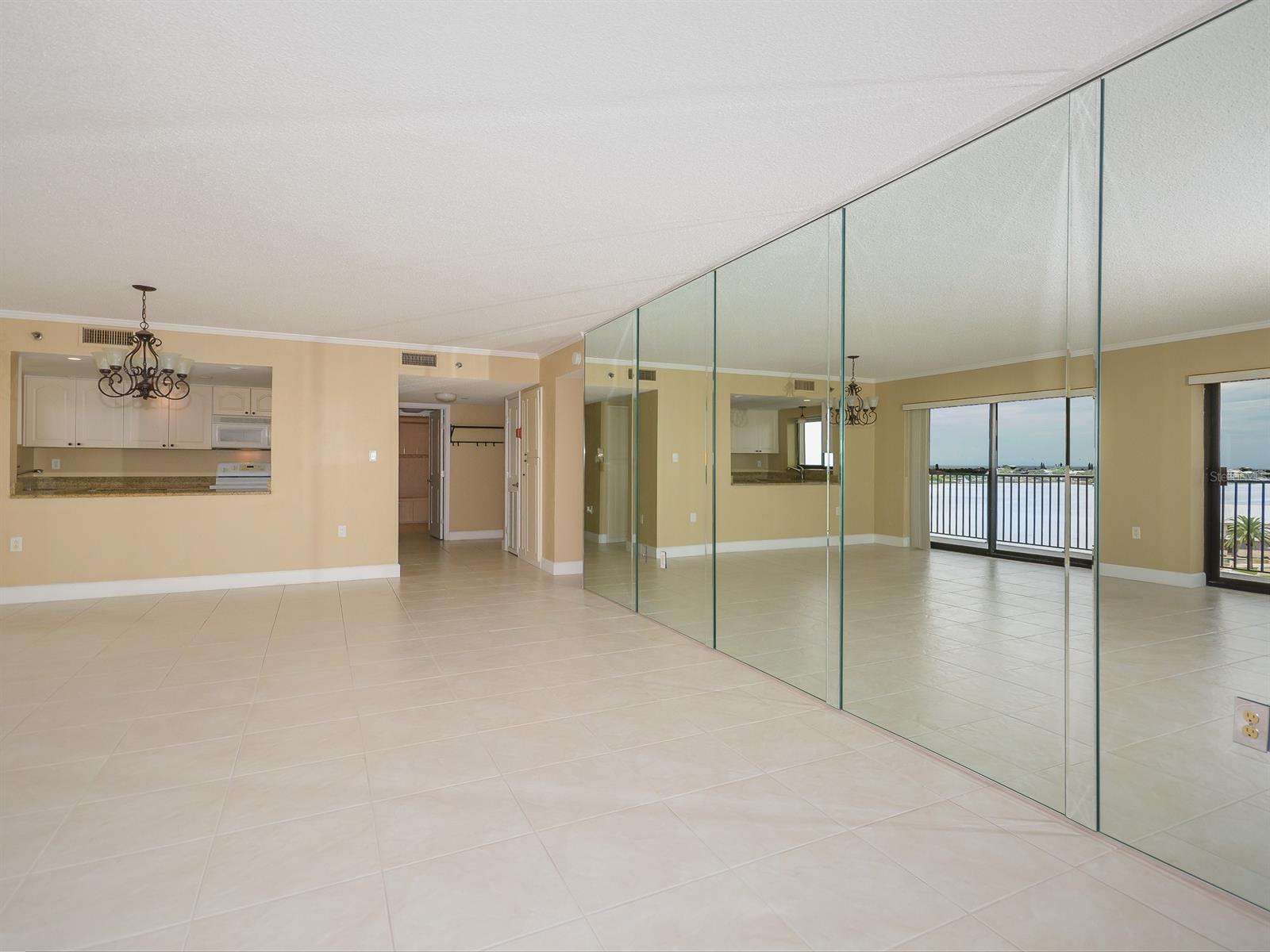 Diamond Head Point Condo - Residential