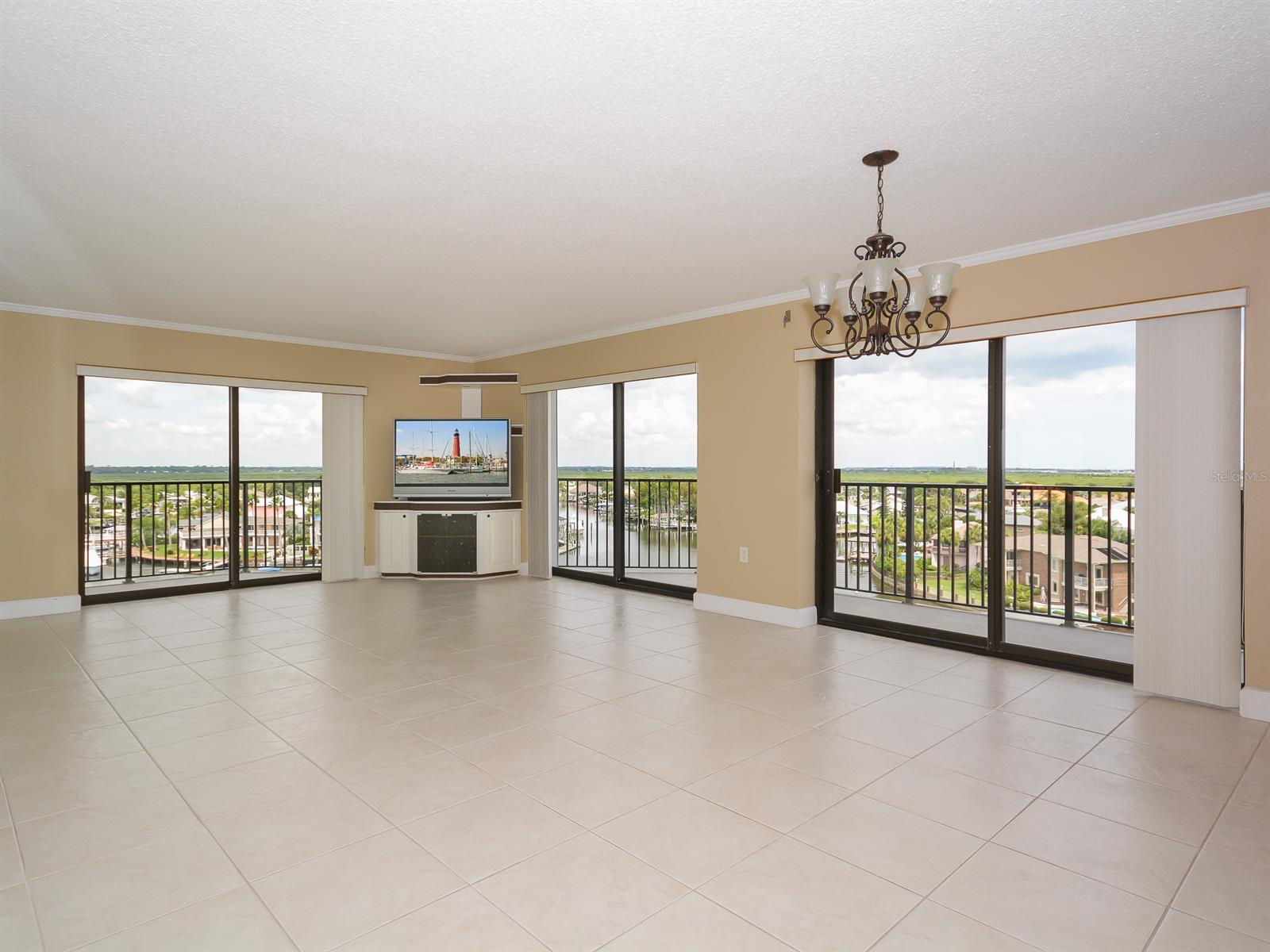 Diamond Head Point Condo - Residential