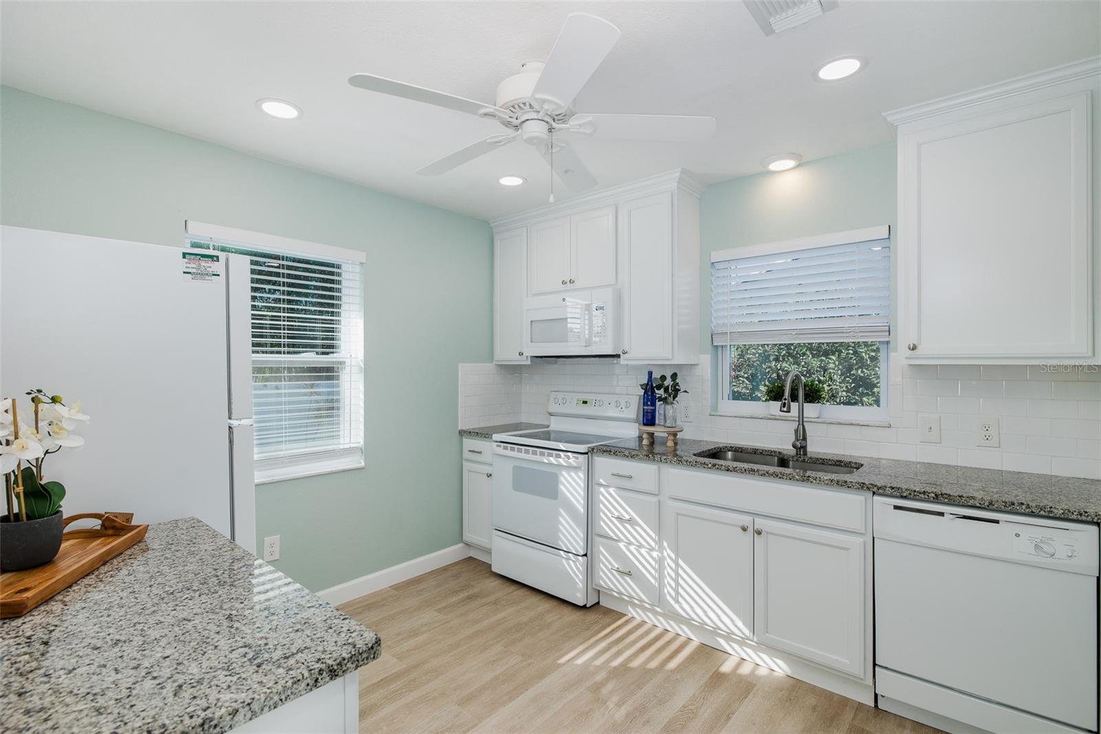 ALOHA GARDENS - Residential