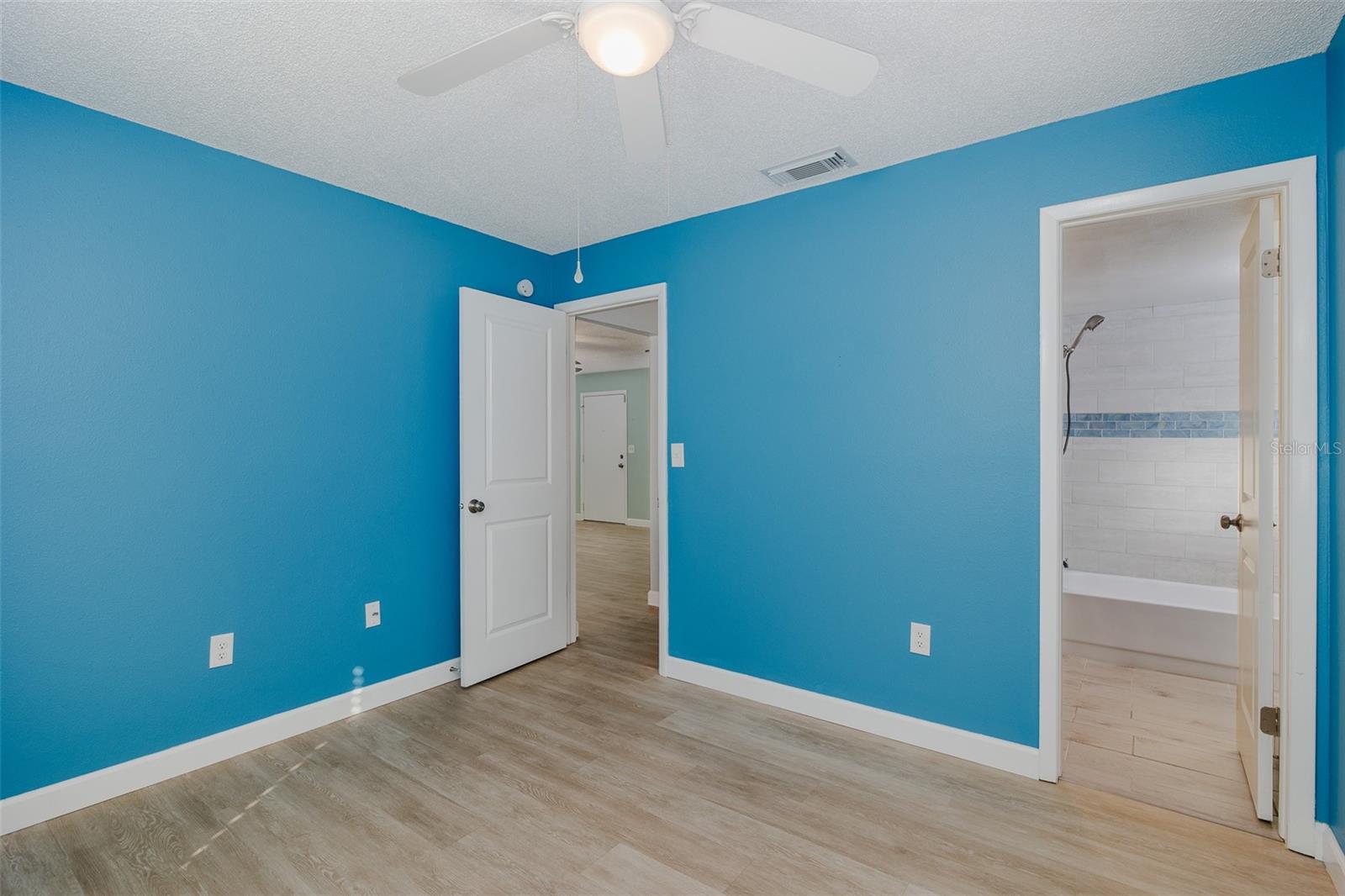 ALOHA GARDENS - Residential