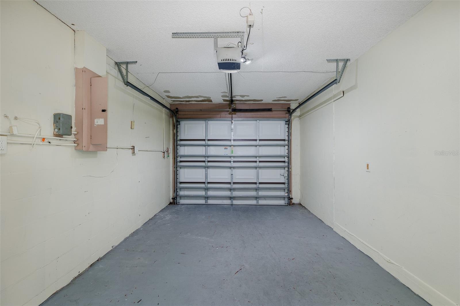 ALOHA GARDENS - Residential