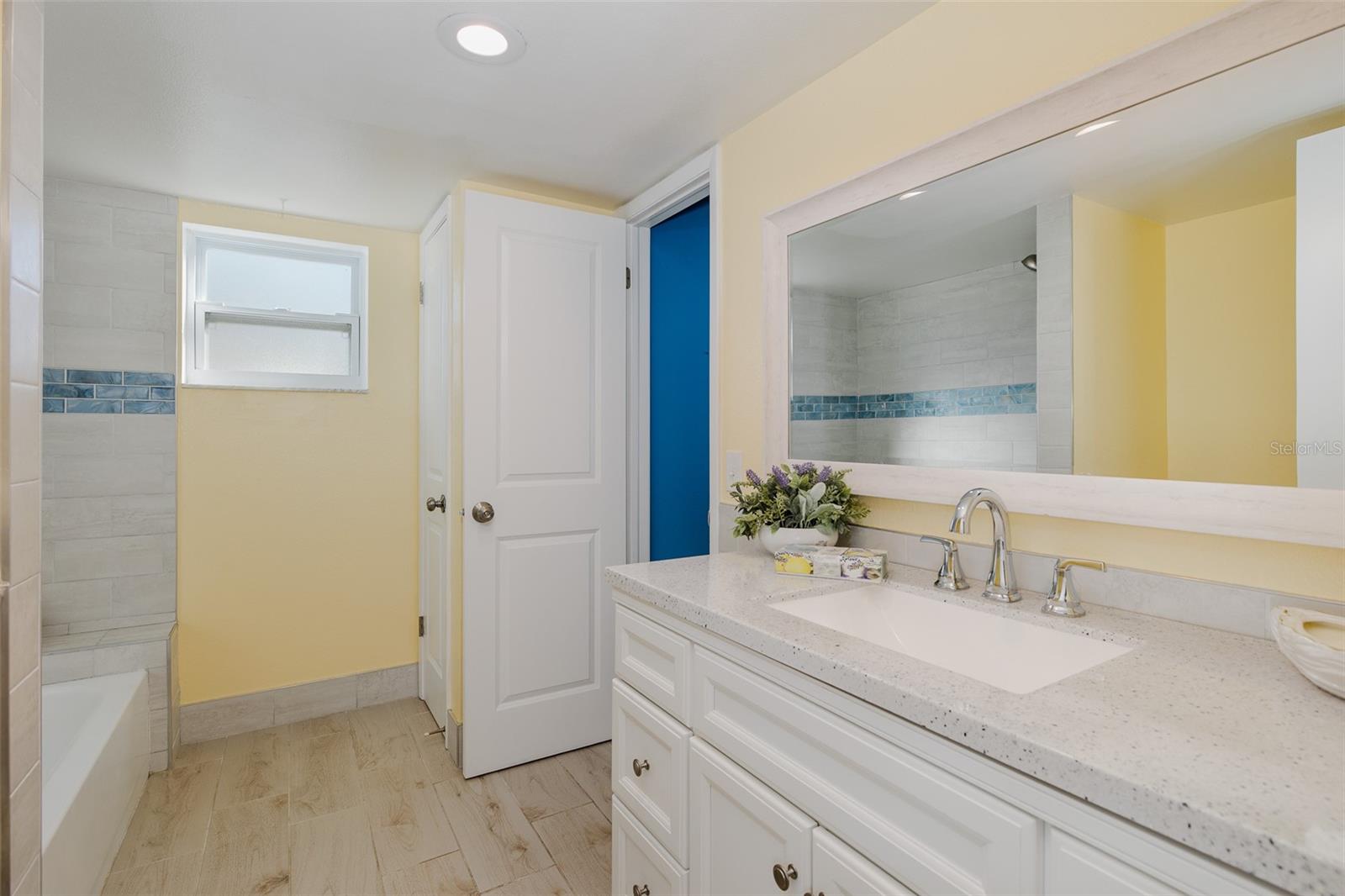 ALOHA GARDENS - Residential