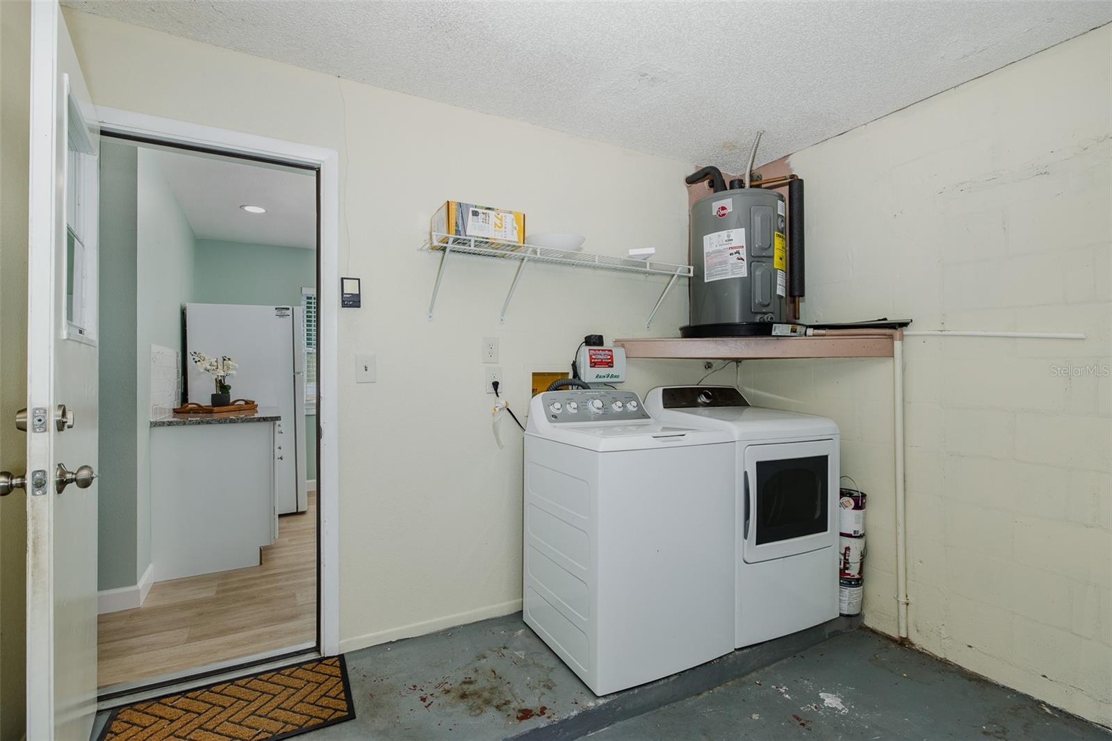 ALOHA GARDENS - Residential