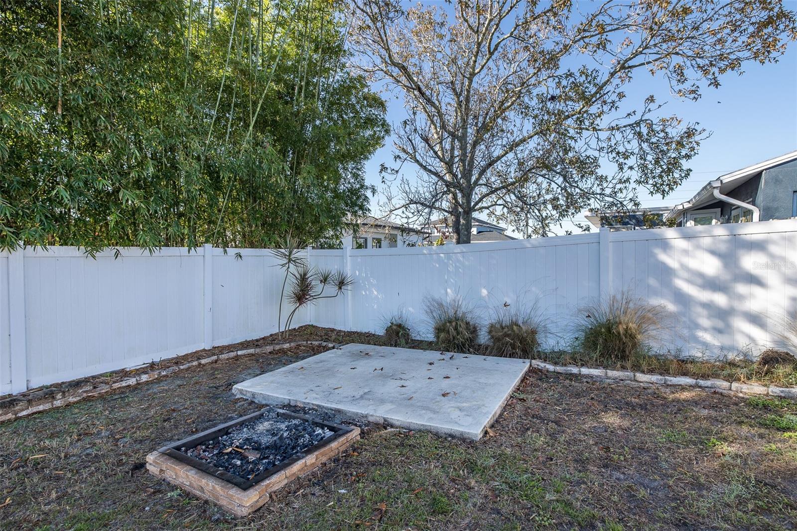 ALOHA GARDENS - Residential