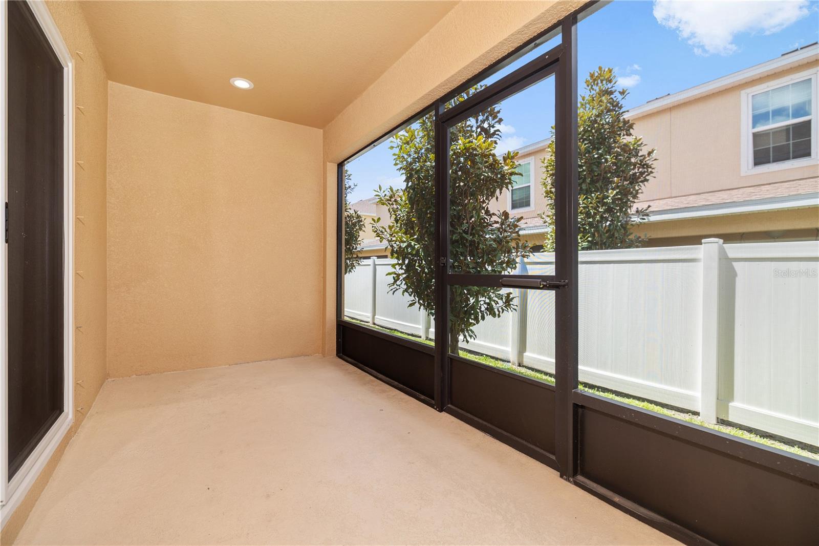 TUSCANY BAY - Residential