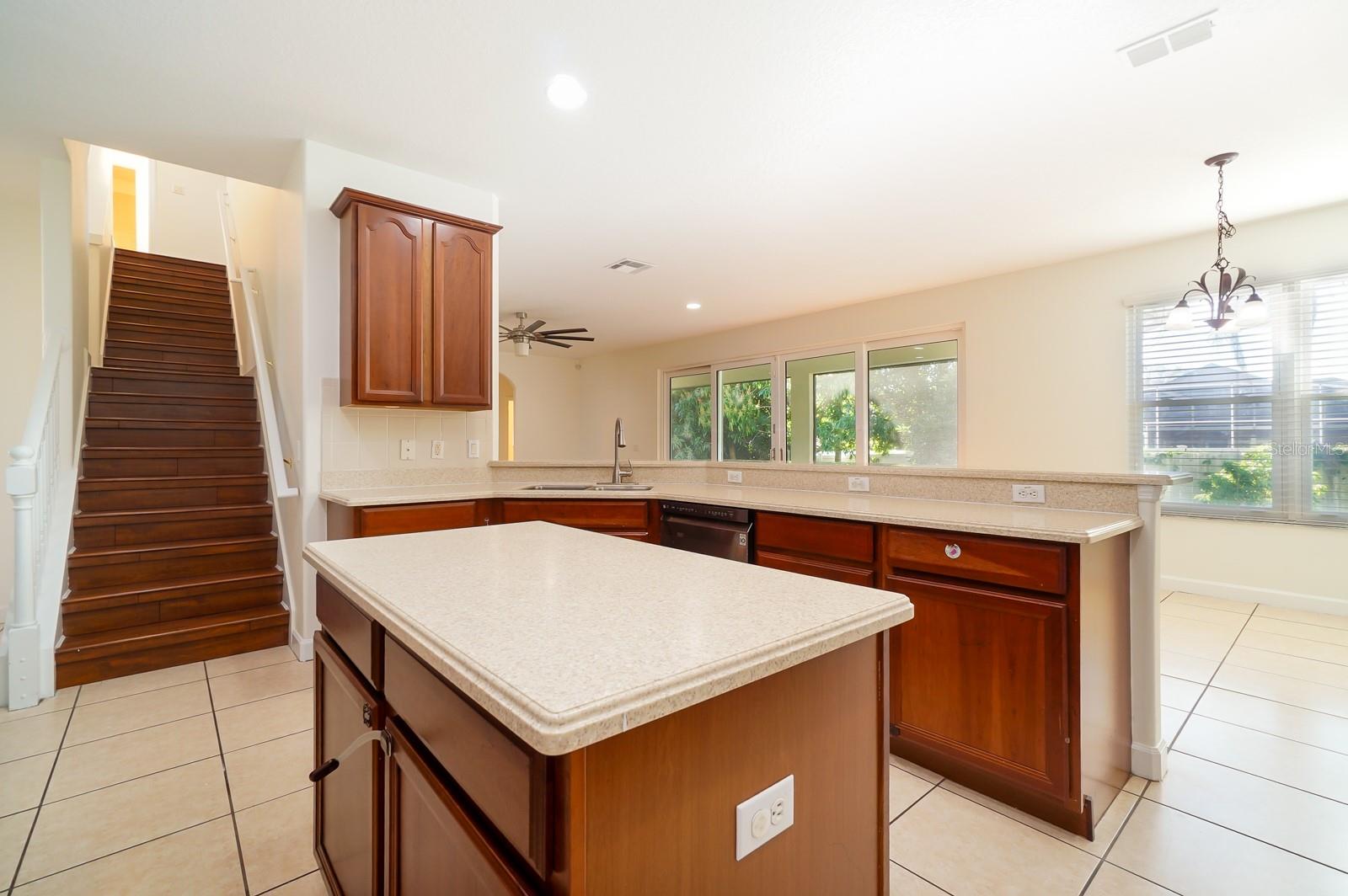 CONROY CLUB 47/86 - Residential Lease