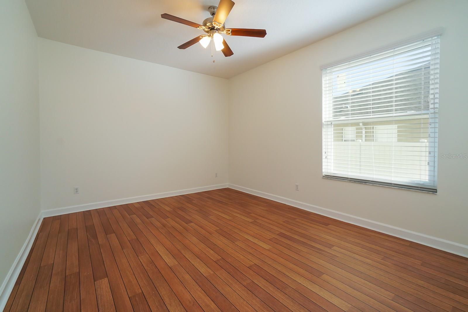 CONROY CLUB 47/86 - Residential Lease