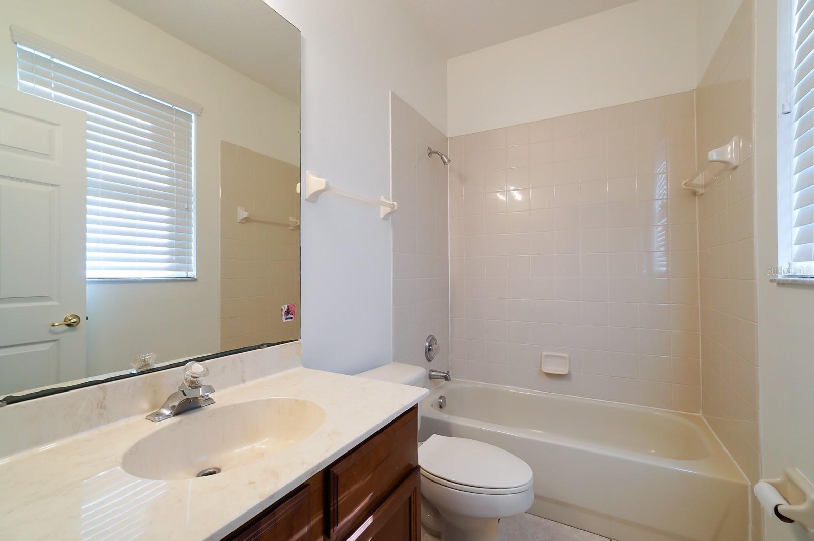 CONROY CLUB 47/86 - Residential Lease