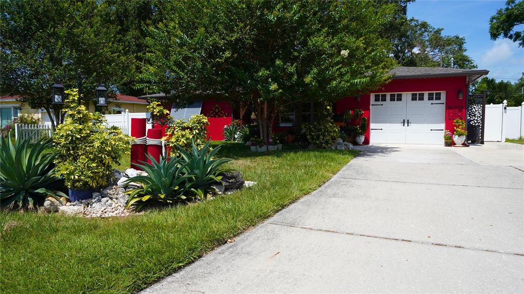 Photo of 5501 Highland Street S, St Petersburg, FL 33705 (MLS # TB8402302)