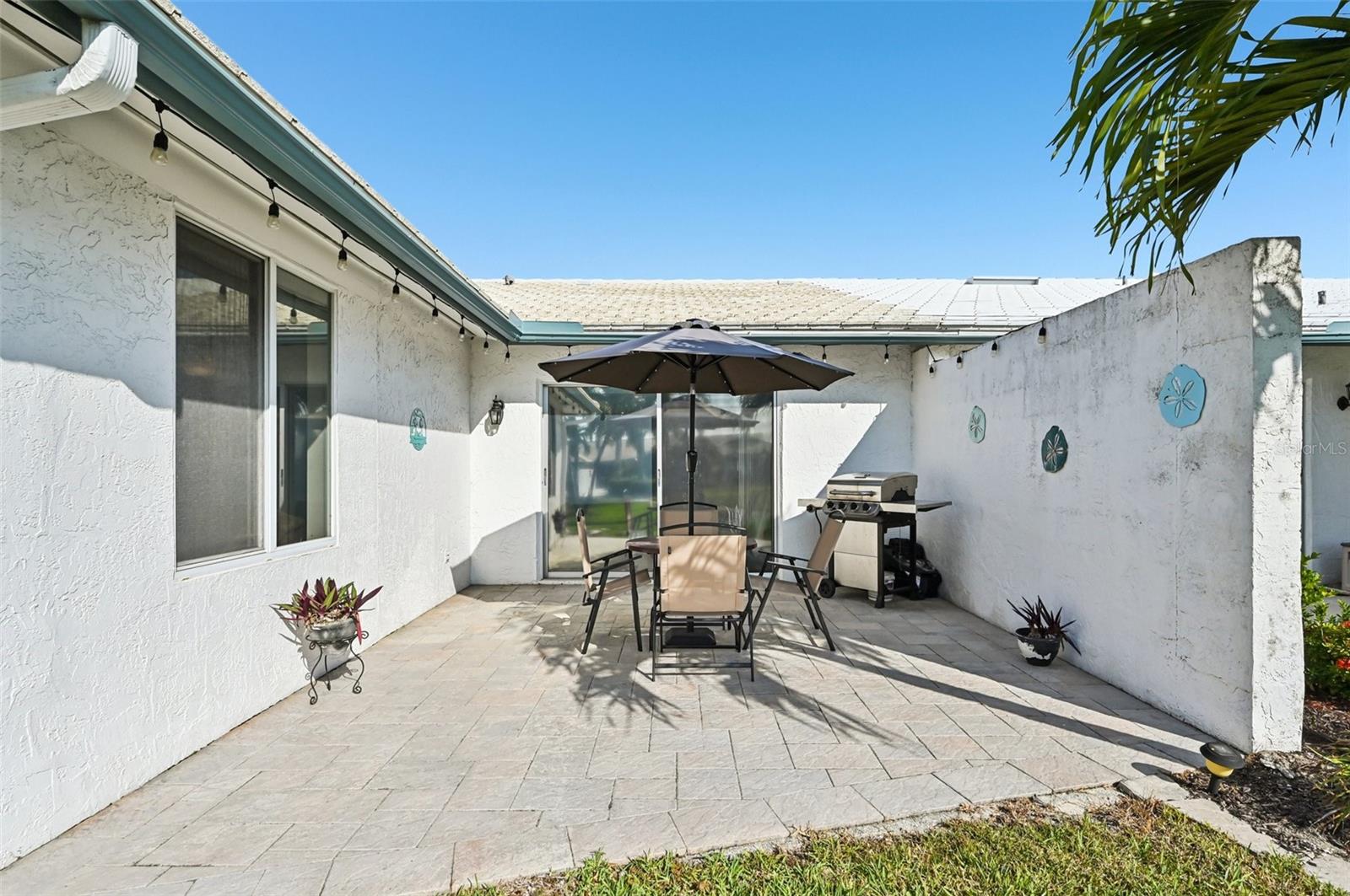 VILLAGE GREEN OF BRADENTON SEC 8 - Residential