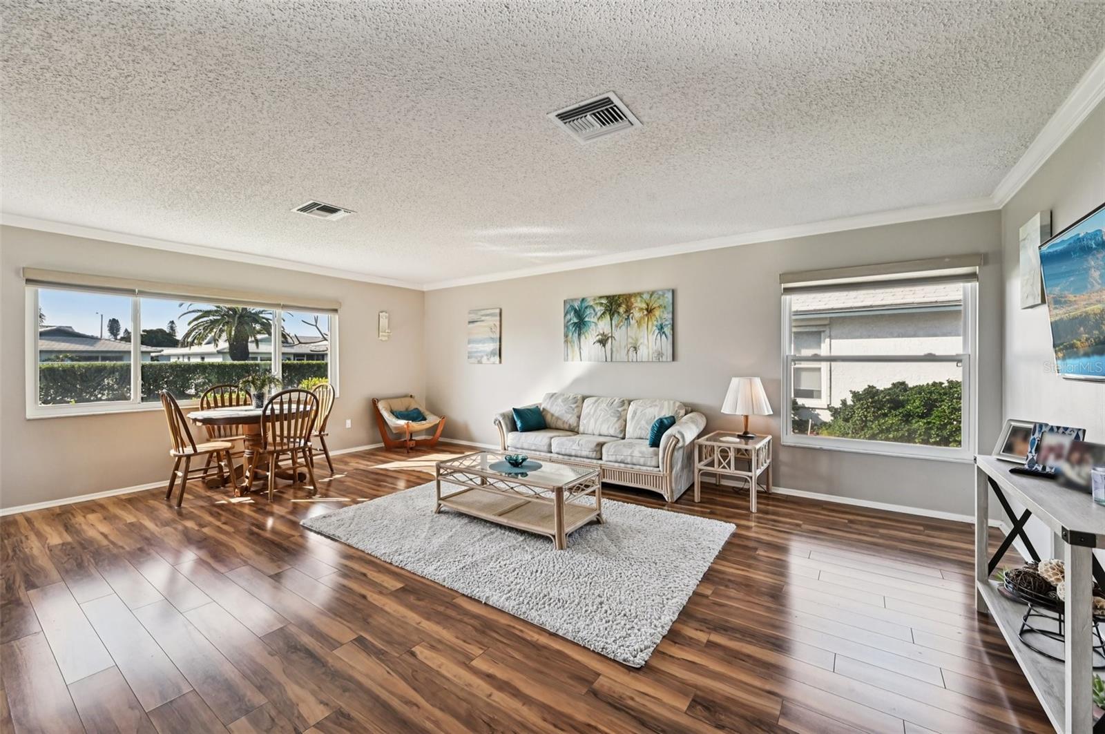 VILLAGE GREEN OF BRADENTON SEC 8 - Residential