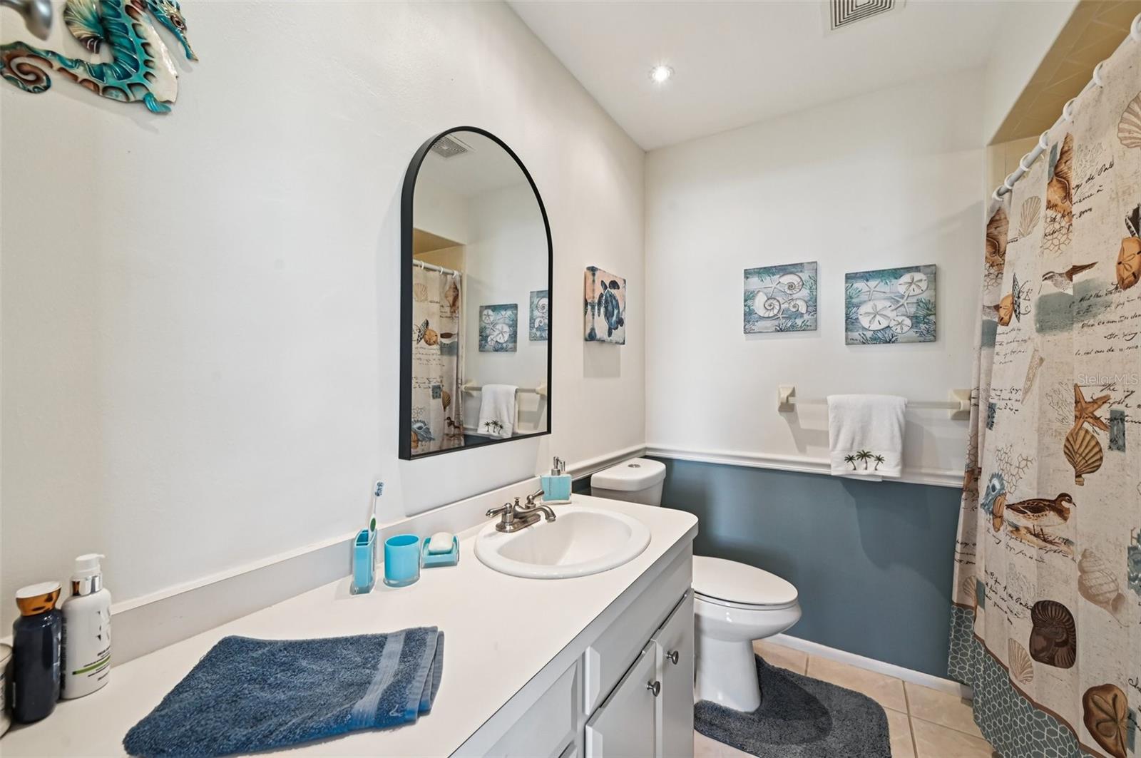 VILLAGE GREEN OF BRADENTON SEC 8 - Residential