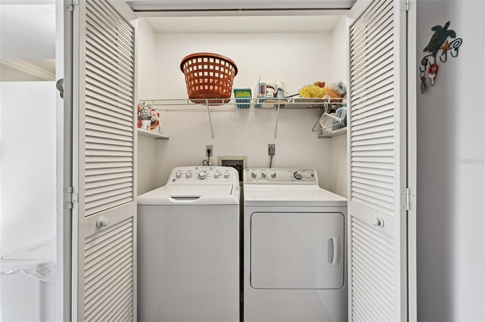 VILLAGE GREEN OF BRADENTON SEC 8 - Residential