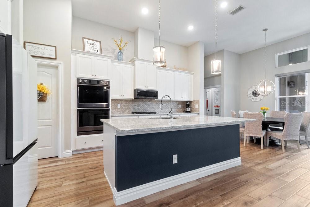 16697 COURTYARD LOOP
