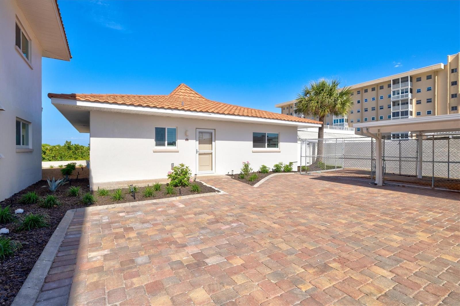 1200 TARPON CENTER DRIVE 1