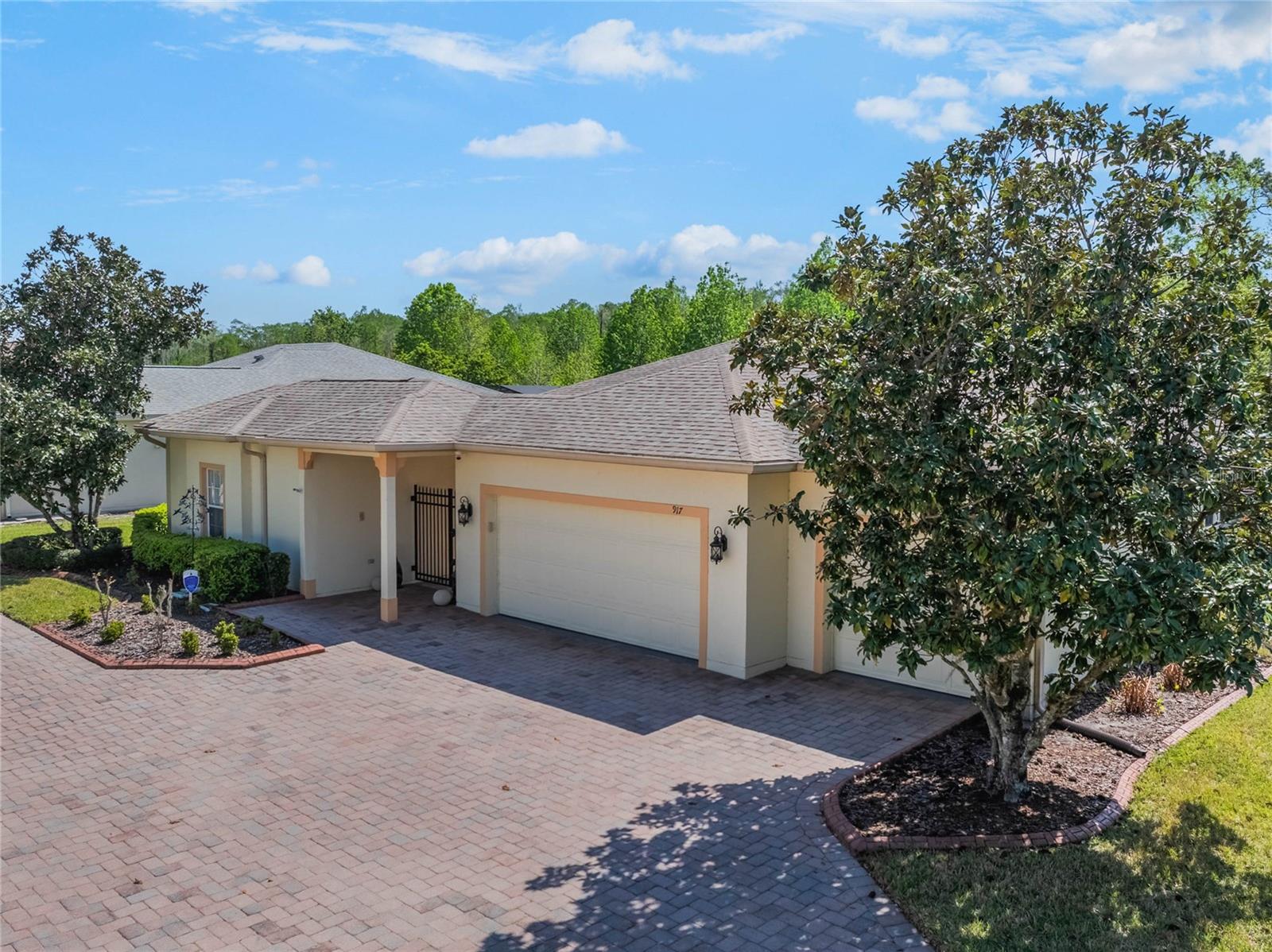 917 SHOREHAVEN DRIVE