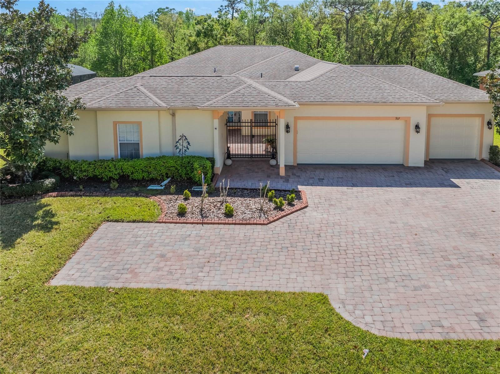 917 SHOREHAVEN DRIVE