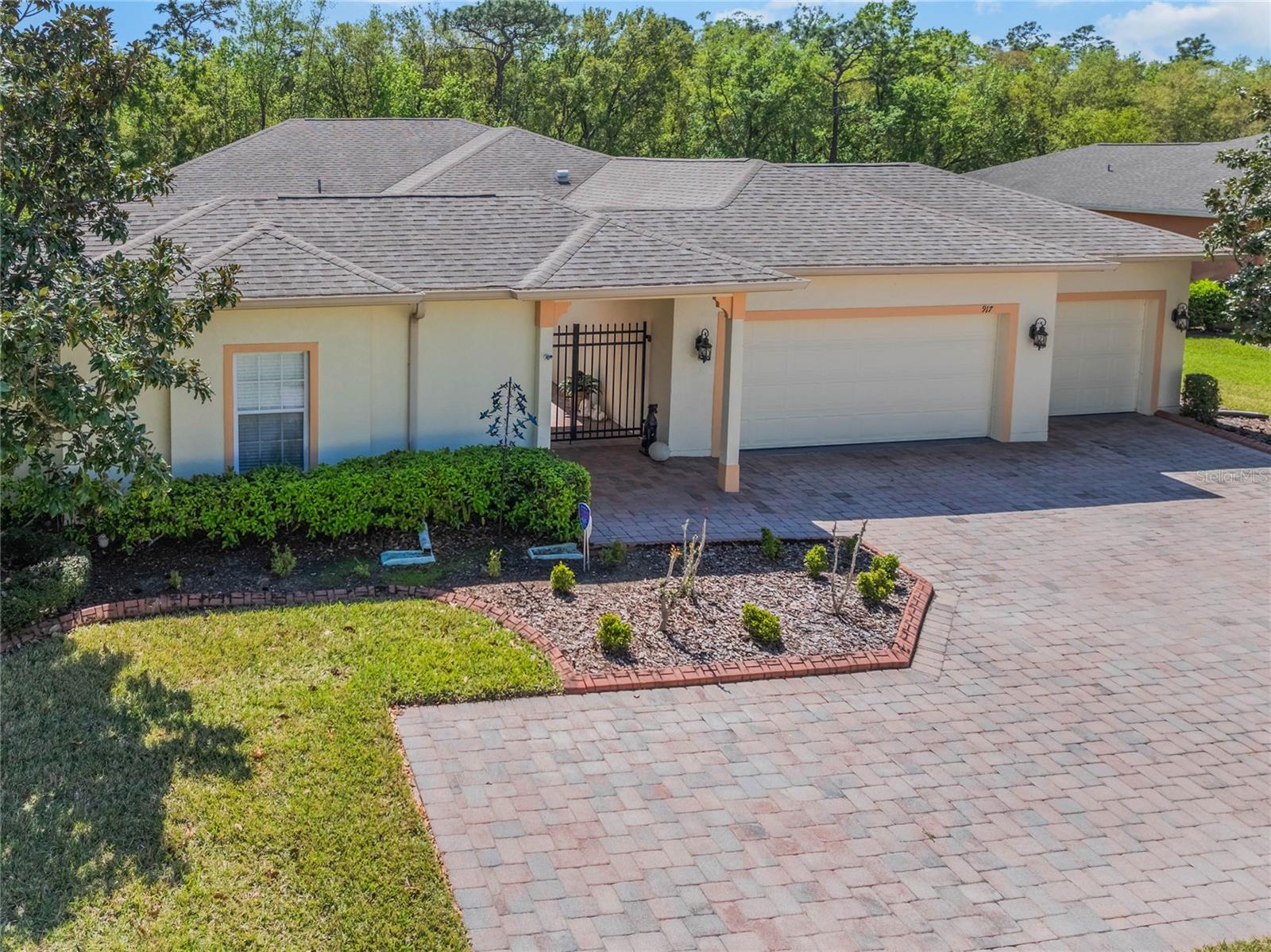917 SHOREHAVEN DRIVE