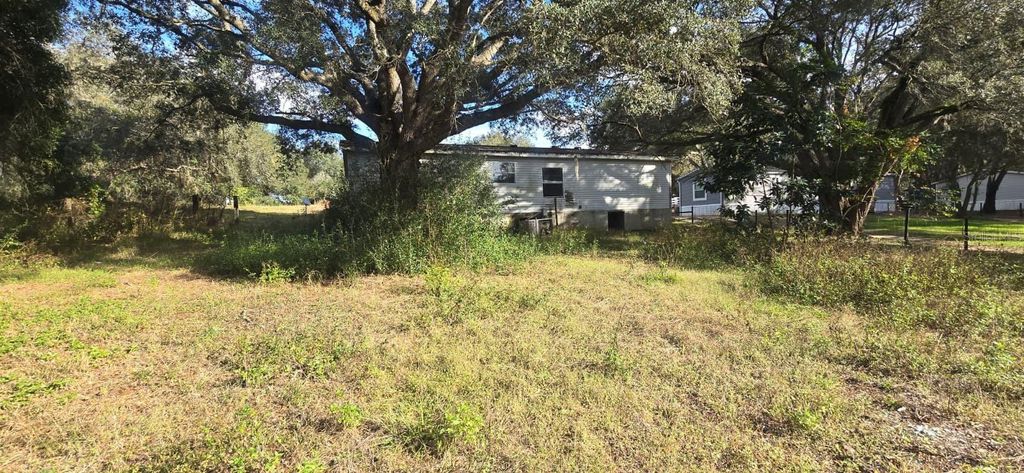 Photo of 17140 SE 251st Terrace, Umatilla, FL 32784 (MLS # G5105347)