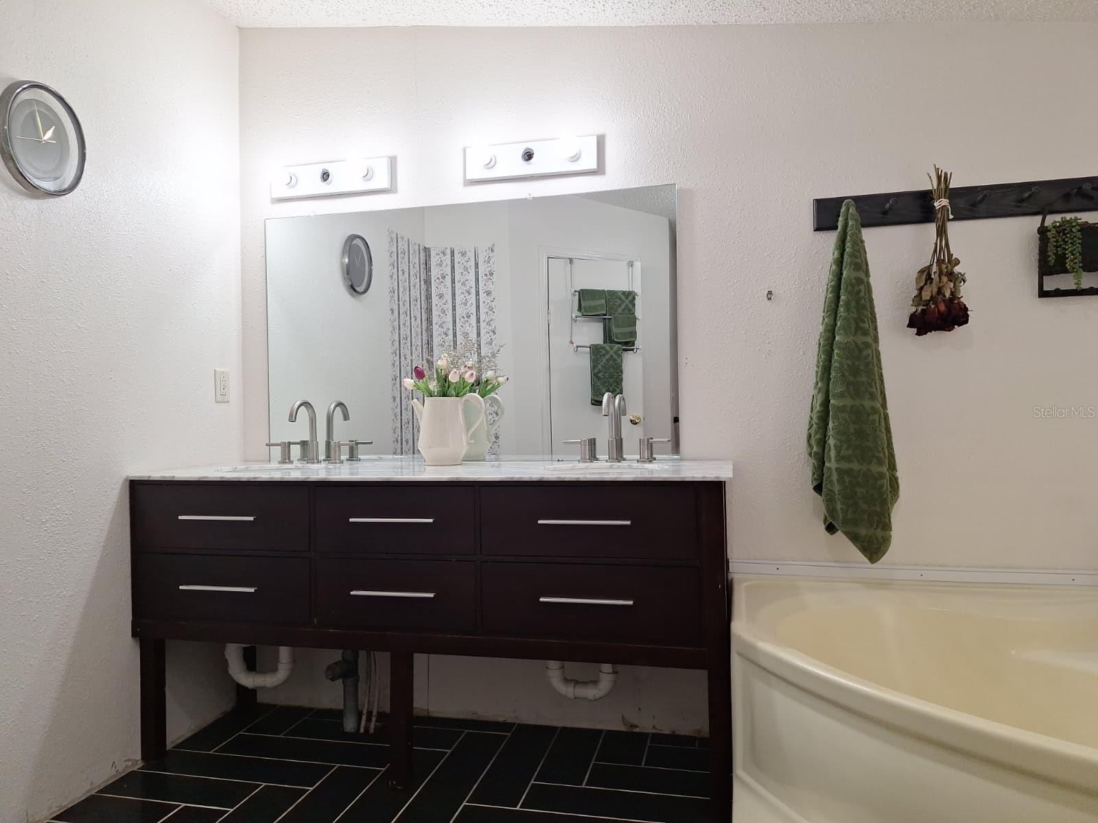 QUAIL HAMMOCK - Residential