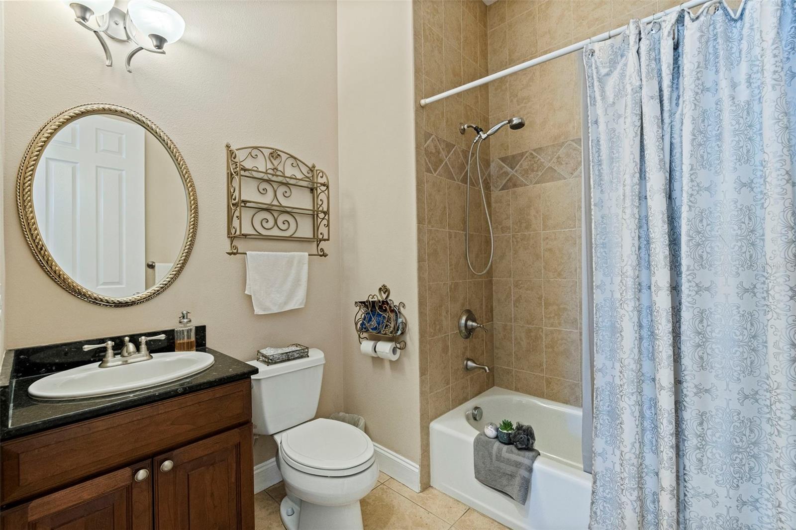 OAKELLARS - Residential