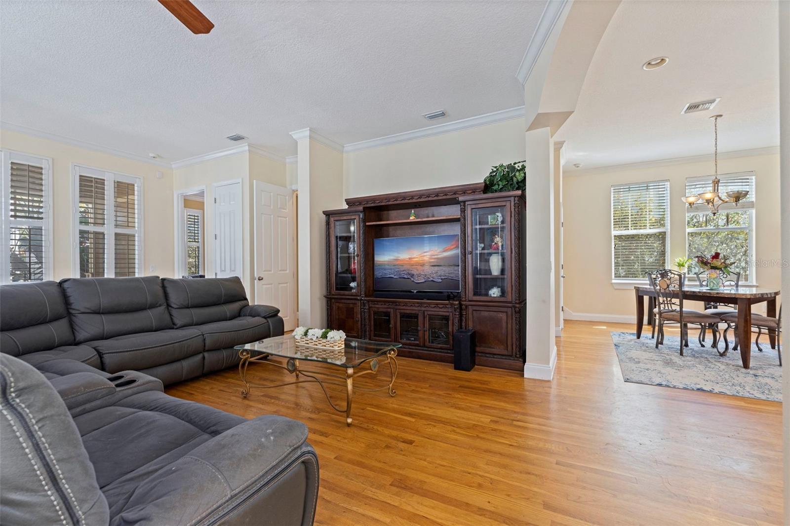 OAKELLARS - Residential