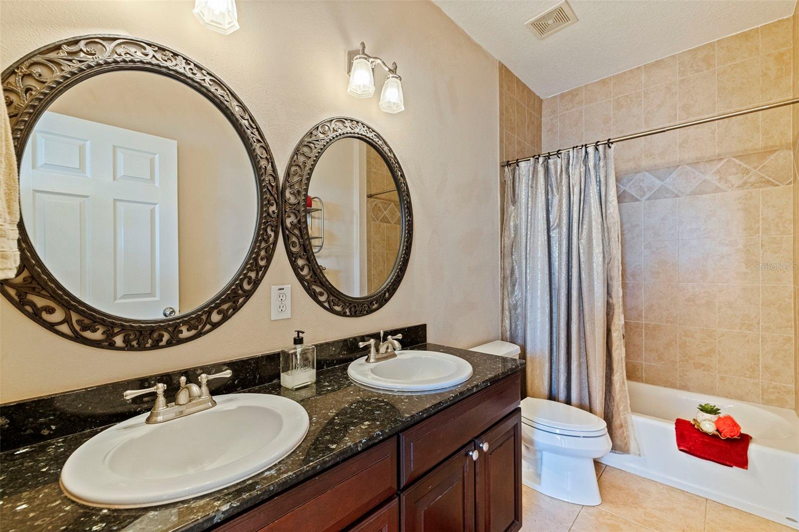 OAKELLARS - Residential