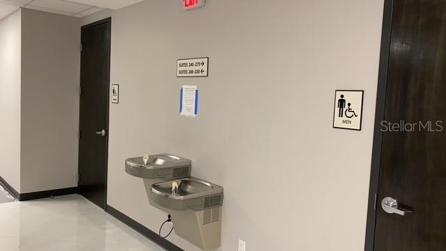 VILLAGE/HUNTERS CRK BLDG P - Commercial Lease