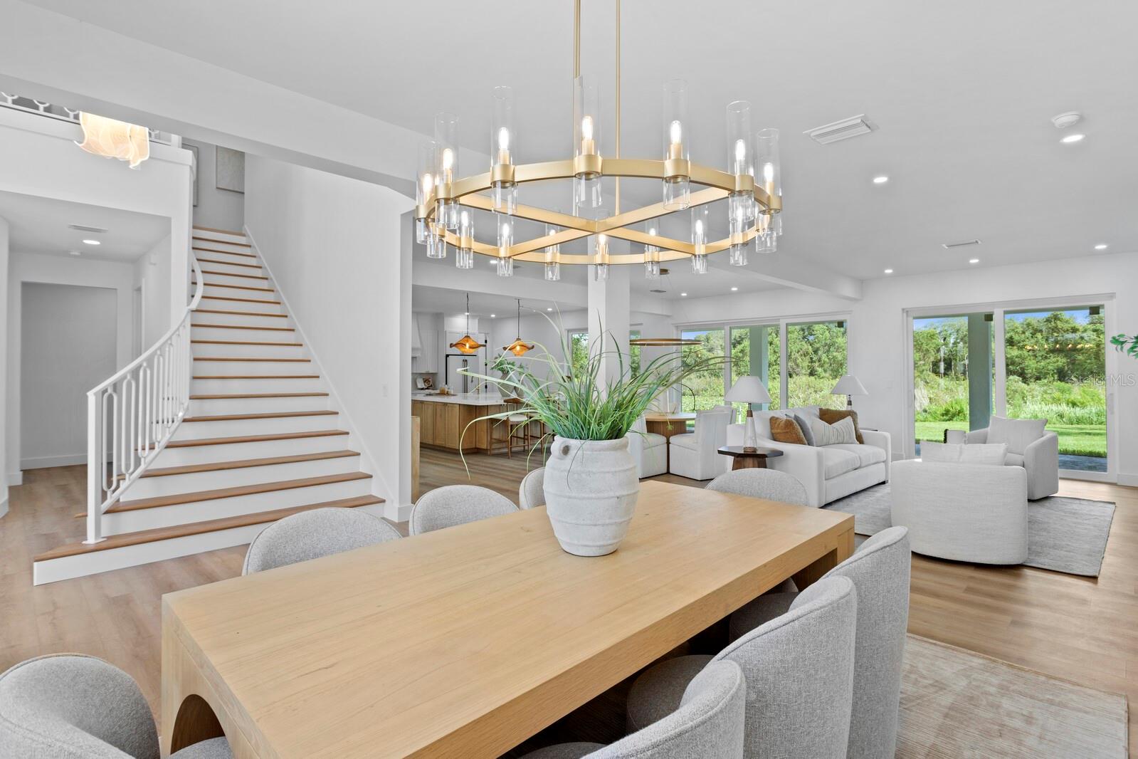 WELLINGTON MANORS - Residential