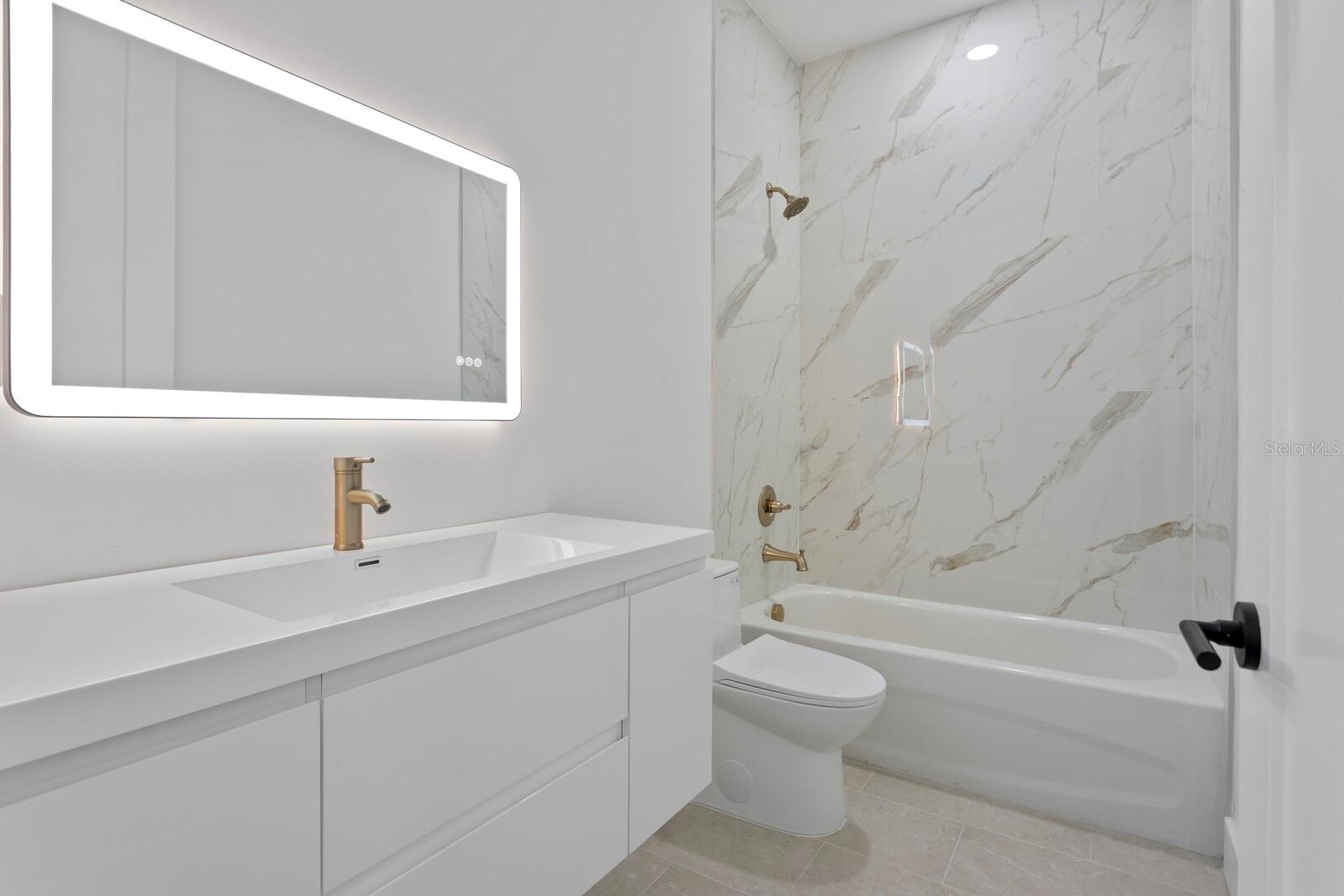 WELLINGTON MANORS - Residential