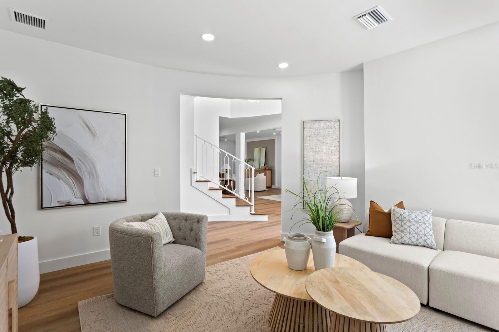 WELLINGTON MANORS - Residential