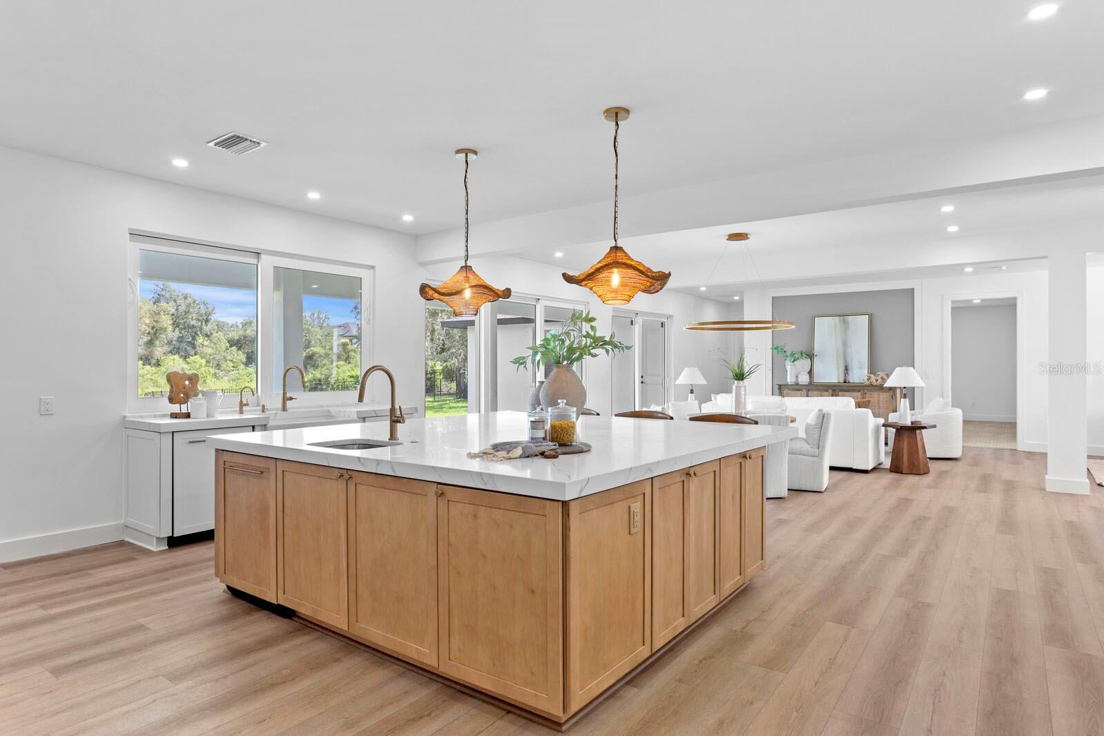 WELLINGTON MANORS - Residential