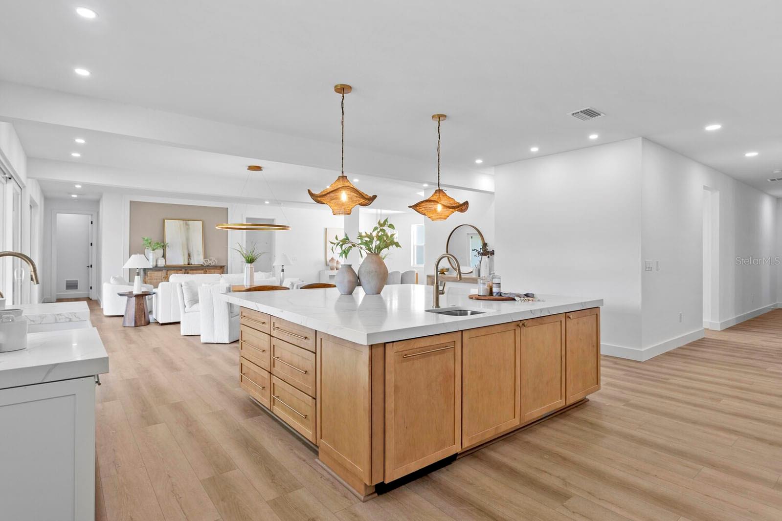 WELLINGTON MANORS - Residential