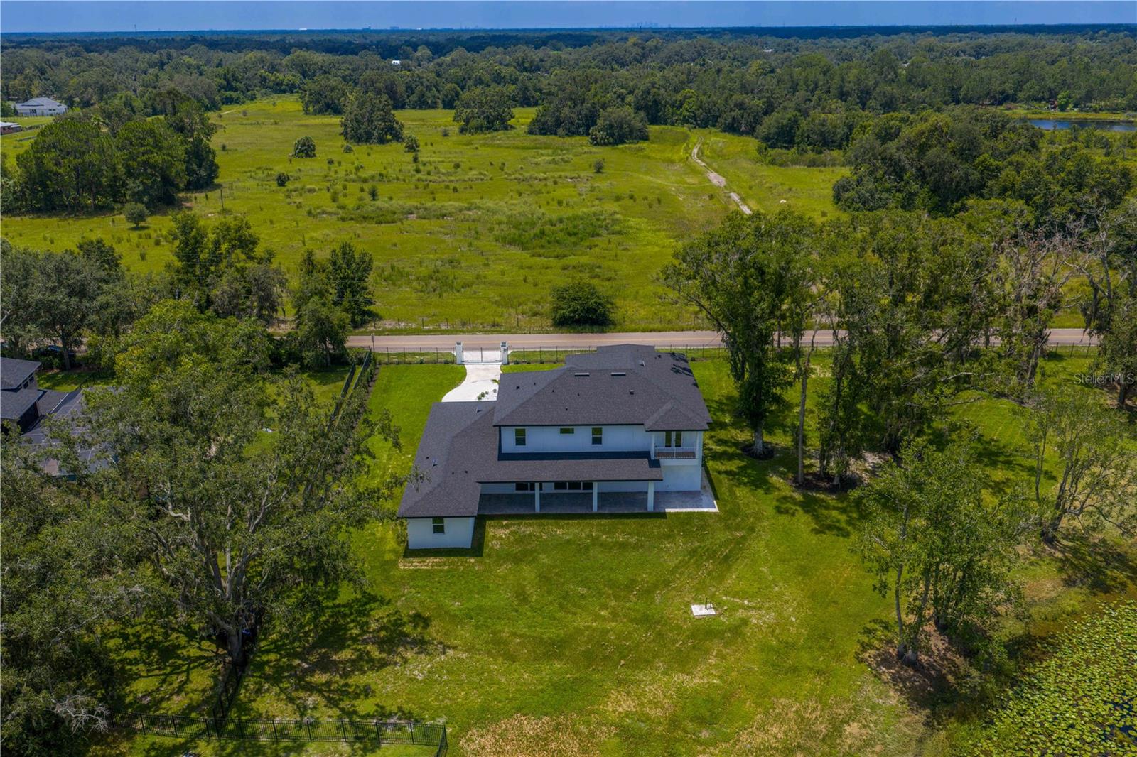 WELLINGTON MANORS - Residential