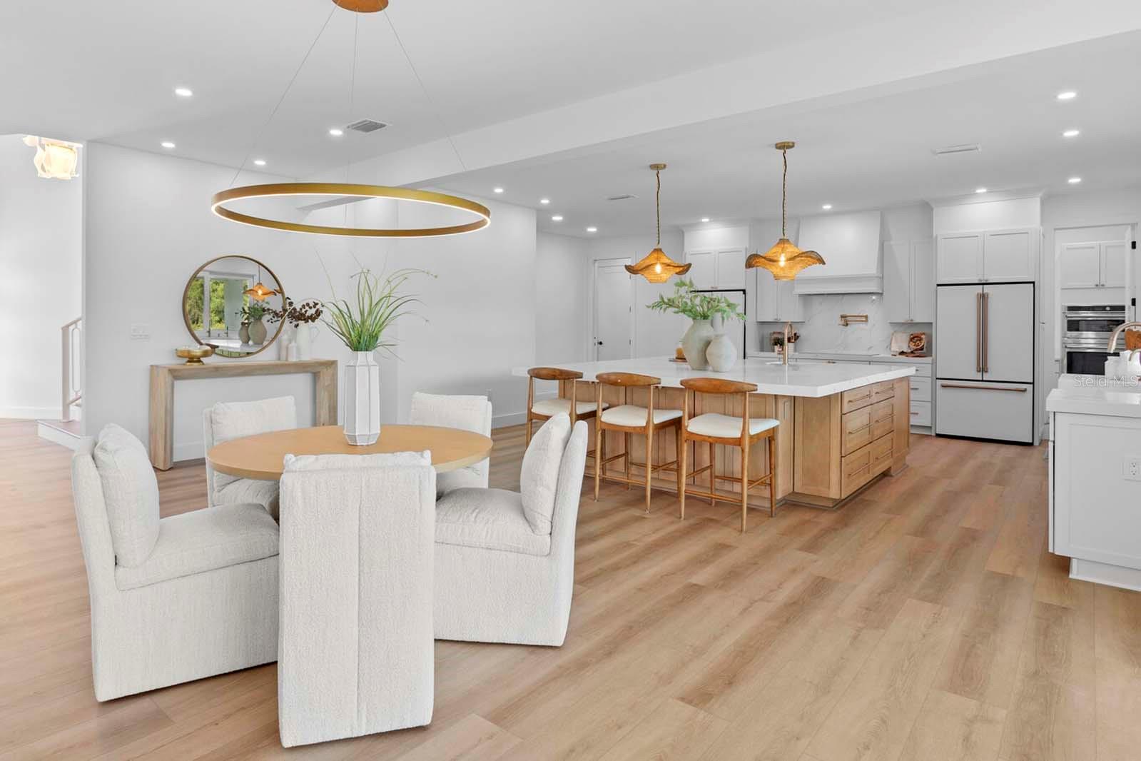 WELLINGTON MANORS - Residential