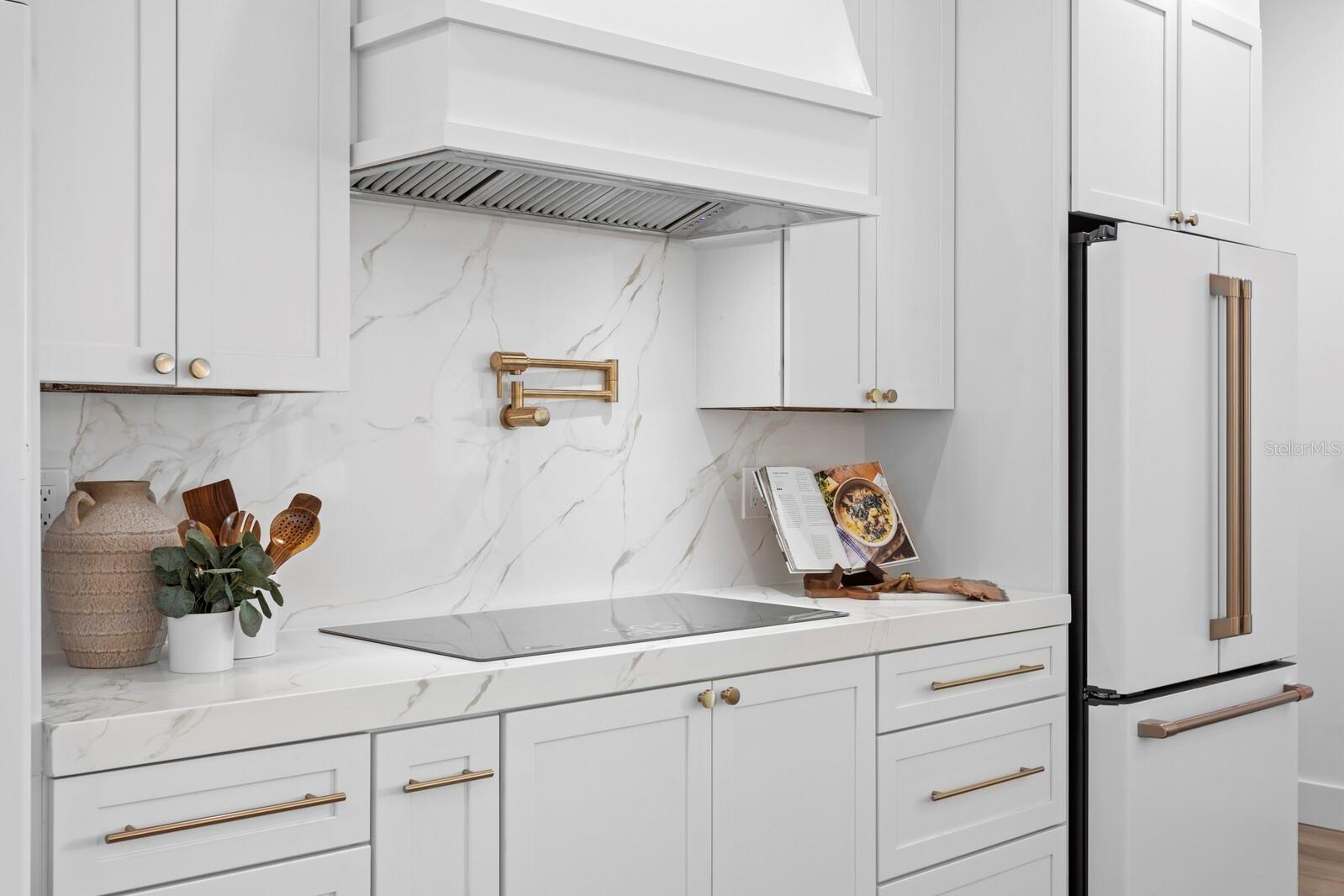 WELLINGTON MANORS - Residential