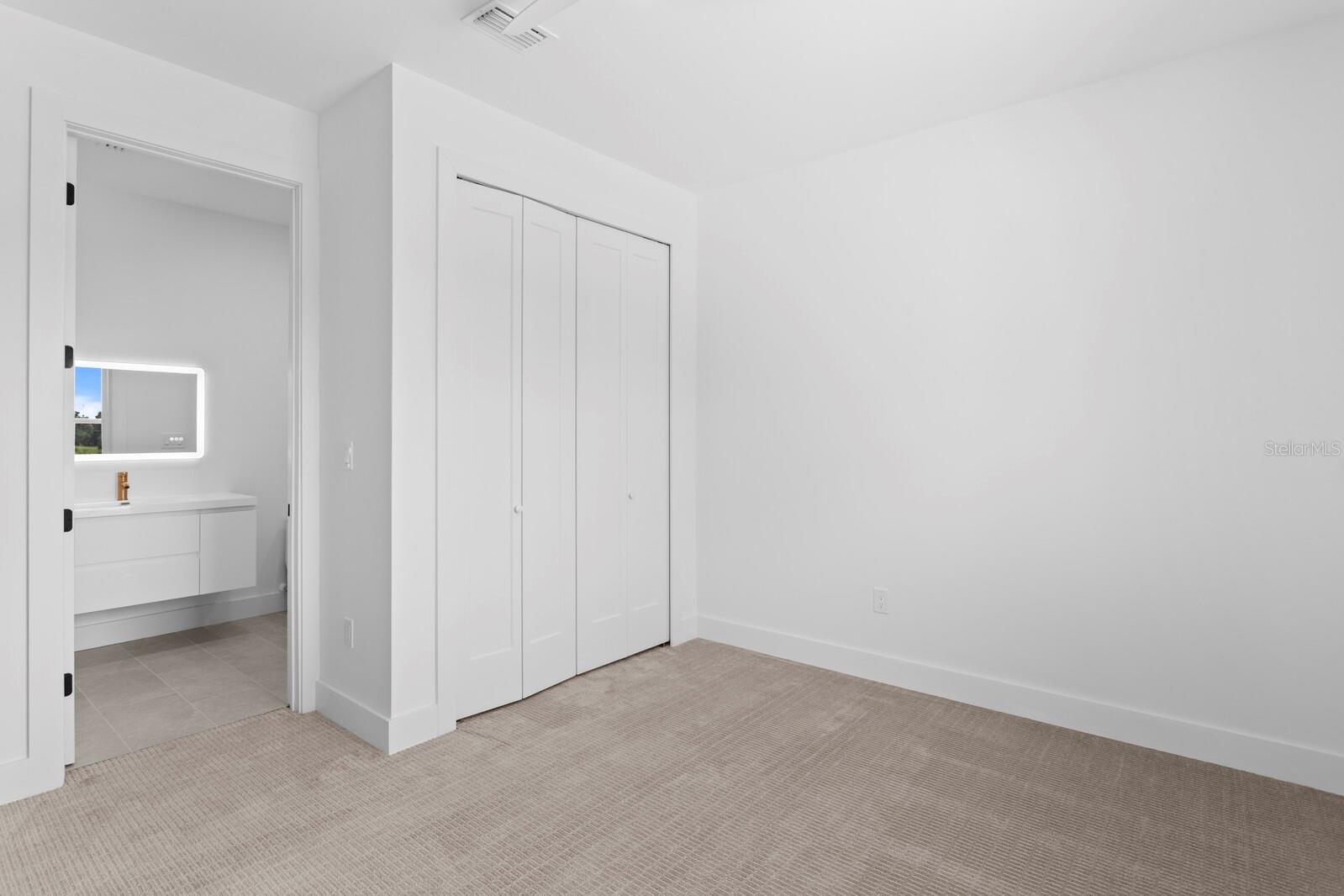 WELLINGTON MANORS - Residential