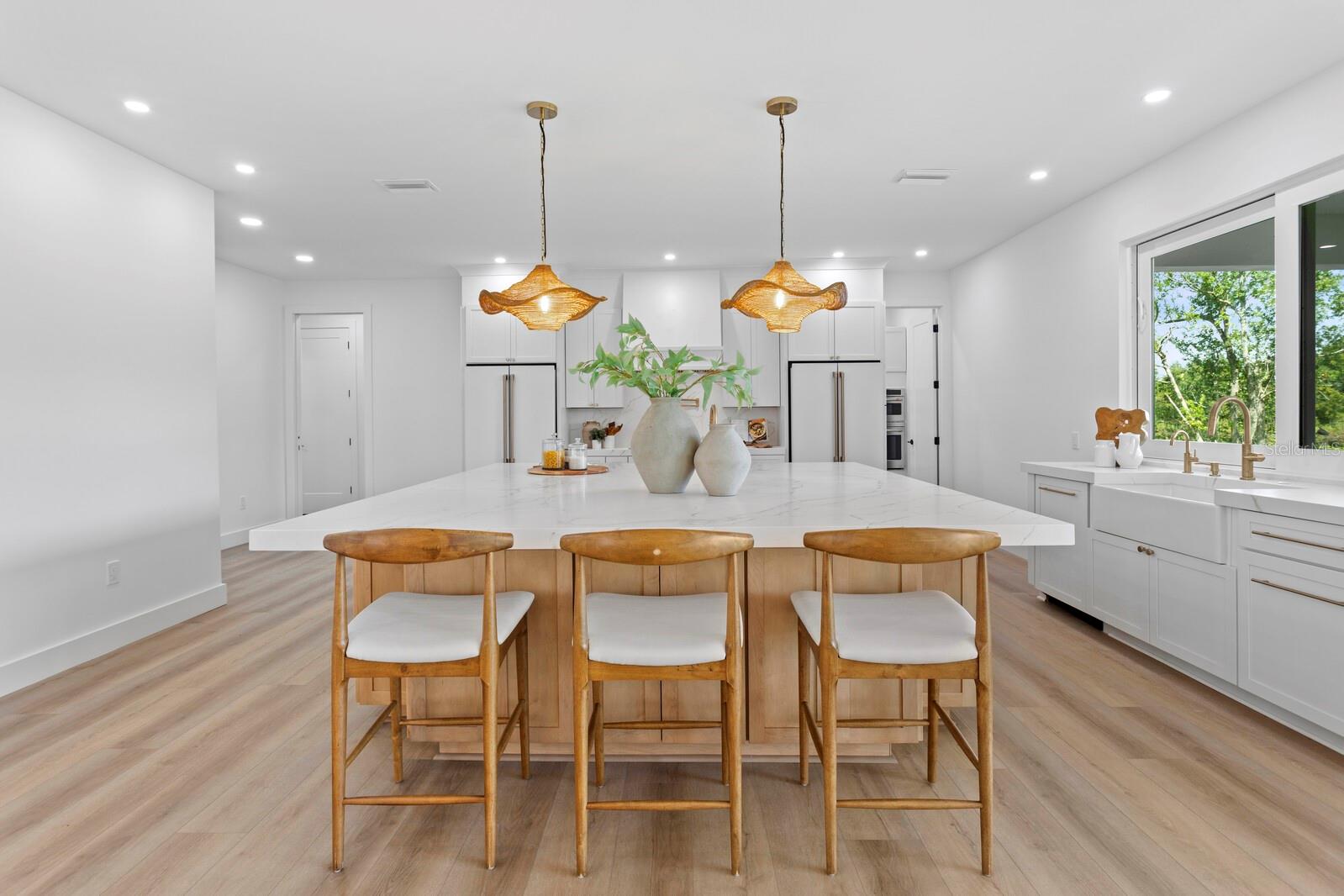 WELLINGTON MANORS - Residential