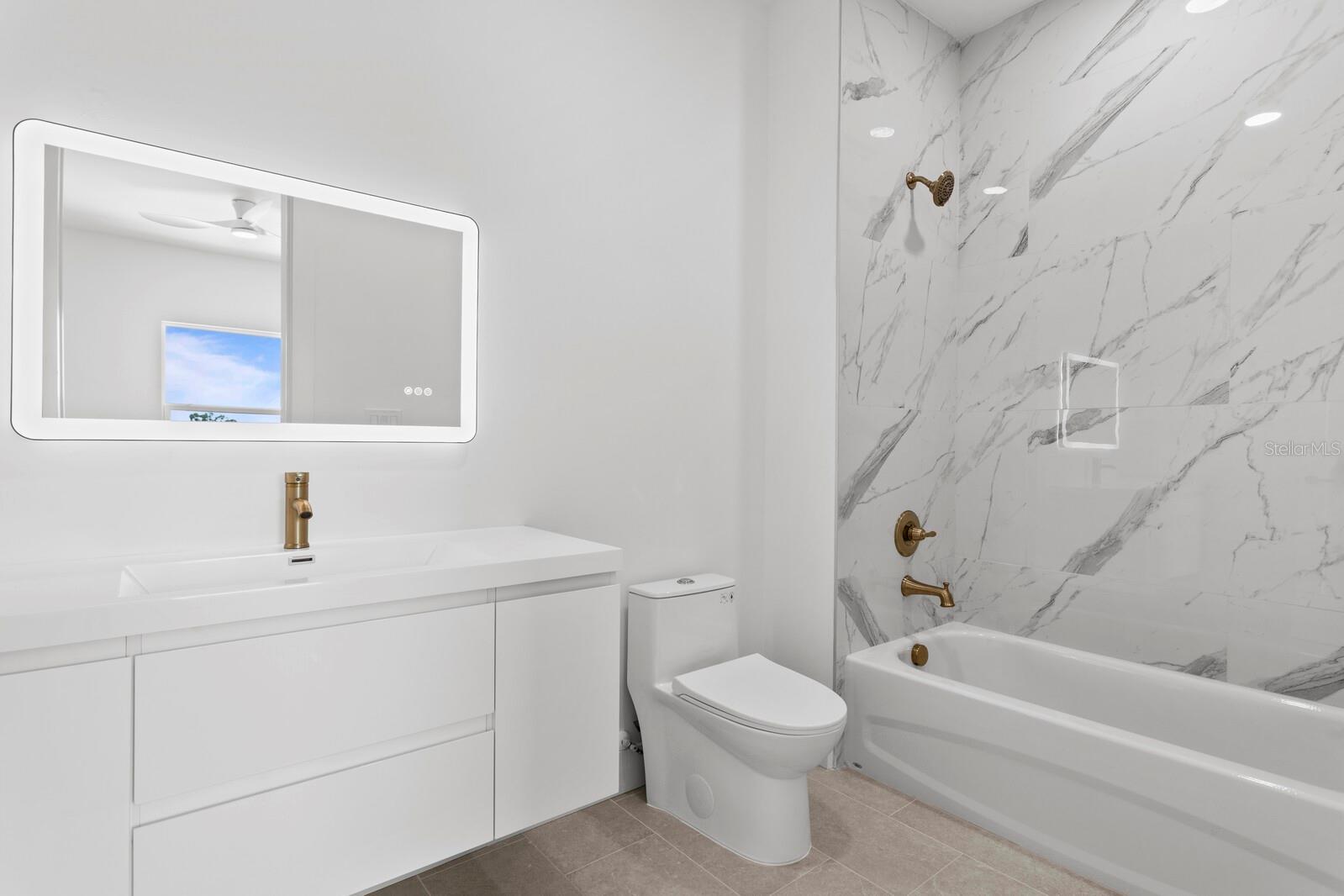 WELLINGTON MANORS - Residential