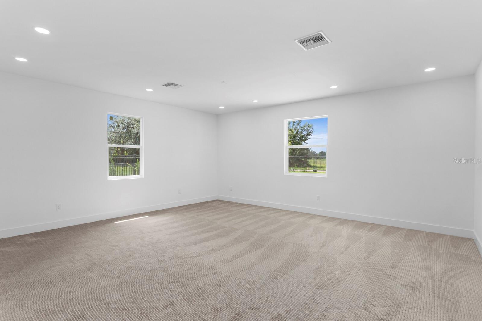 WELLINGTON MANORS - Residential