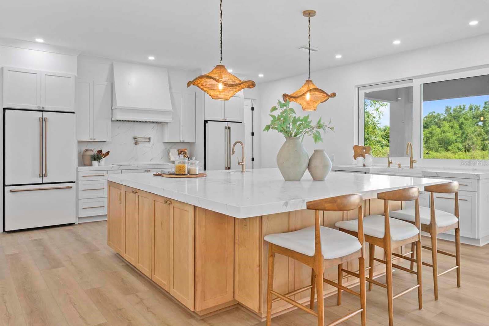 WELLINGTON MANORS - Residential