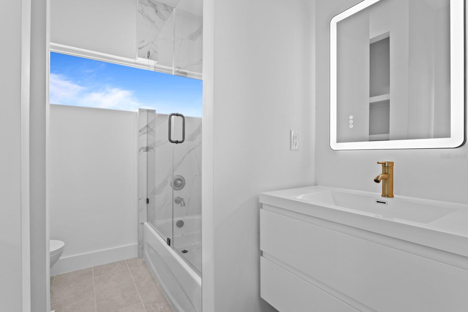 WELLINGTON MANORS - Residential