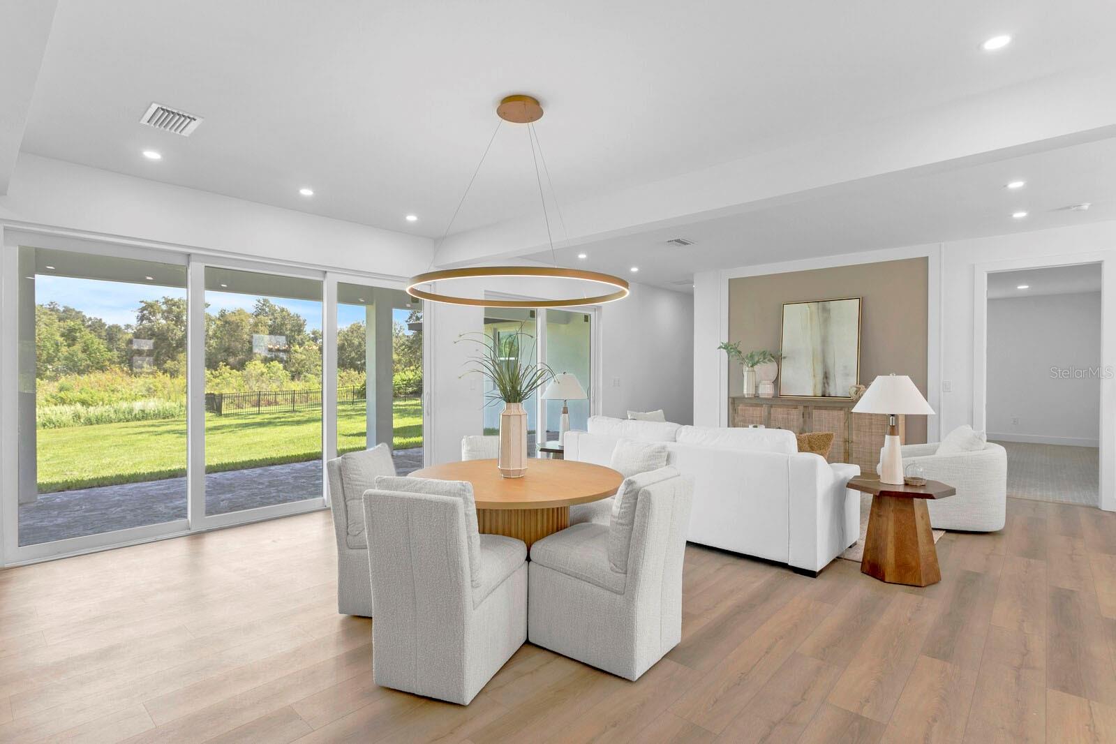 WELLINGTON MANORS - Residential