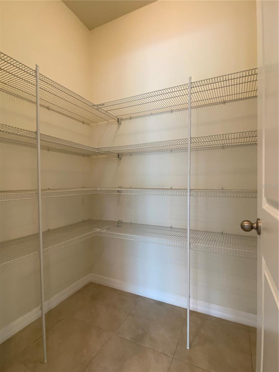 ALOMA TRAILS - Residential Lease